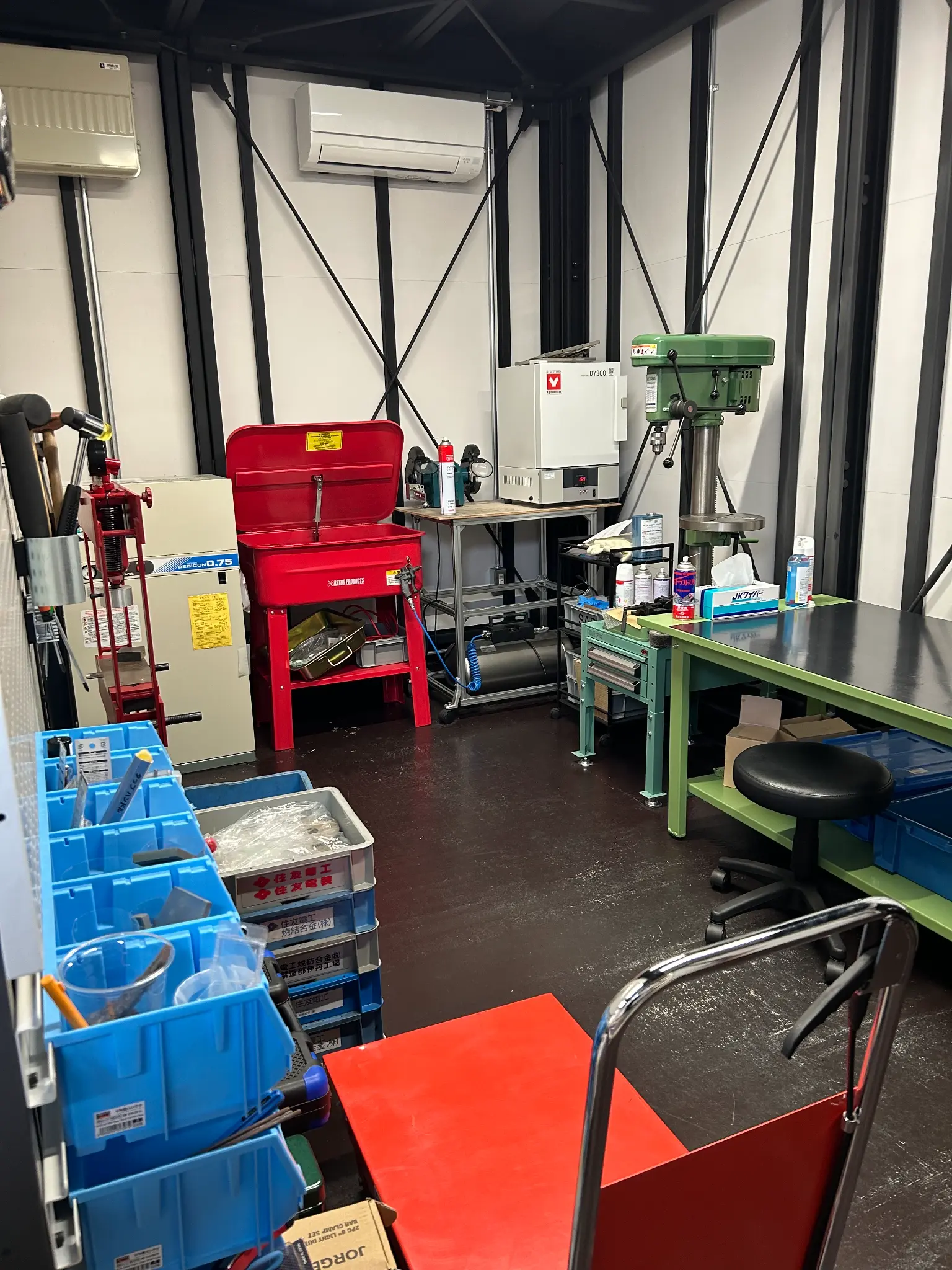 作業・試作エリア